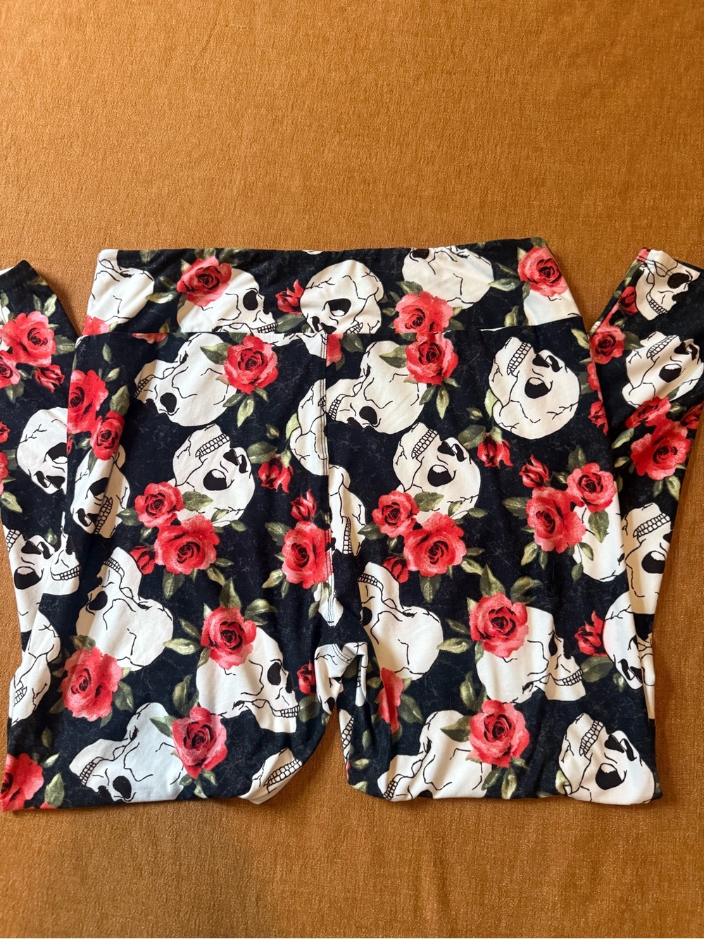 Women’s  Black Floral Skull Leggings TC2 super soft! - Picture 4 of 4